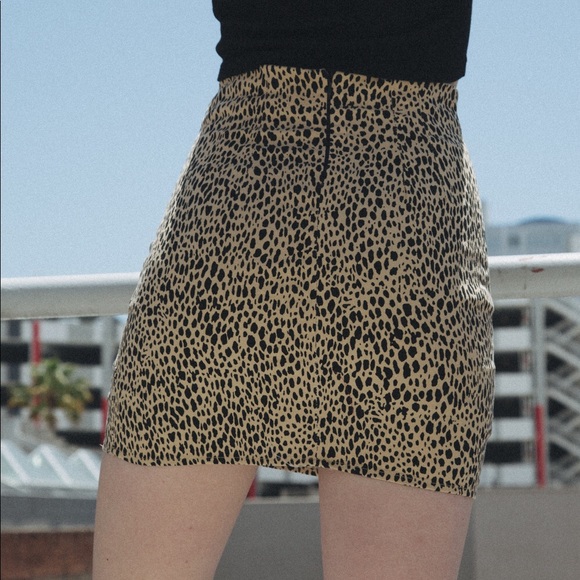 NWOT Chetah skirt Brandy Melville - Picture 2 of 6